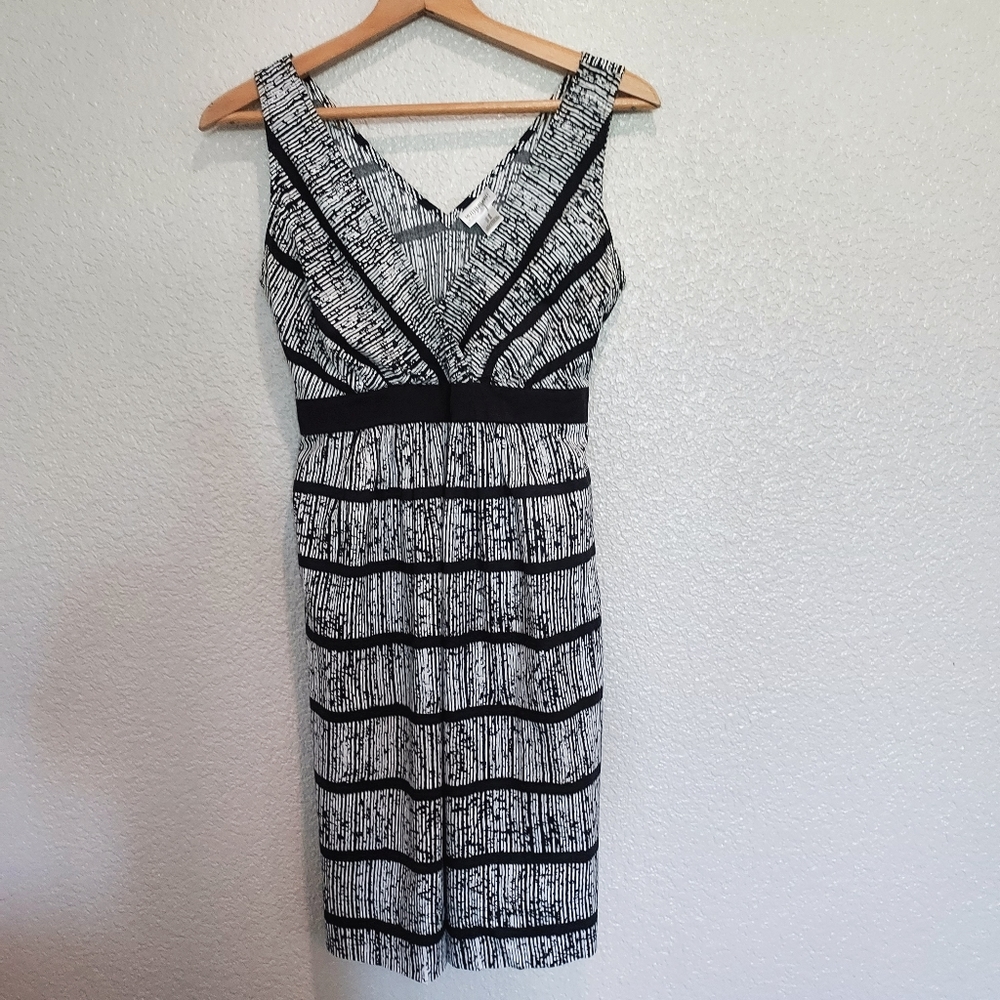 🔴3/$20 Motherhood Maternity Black/White Graphic Dress Size M